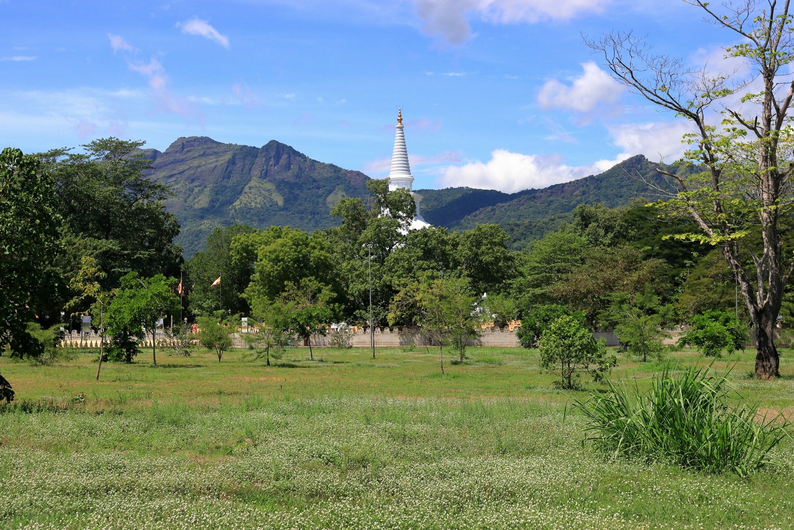 Mahiyangana Stupa