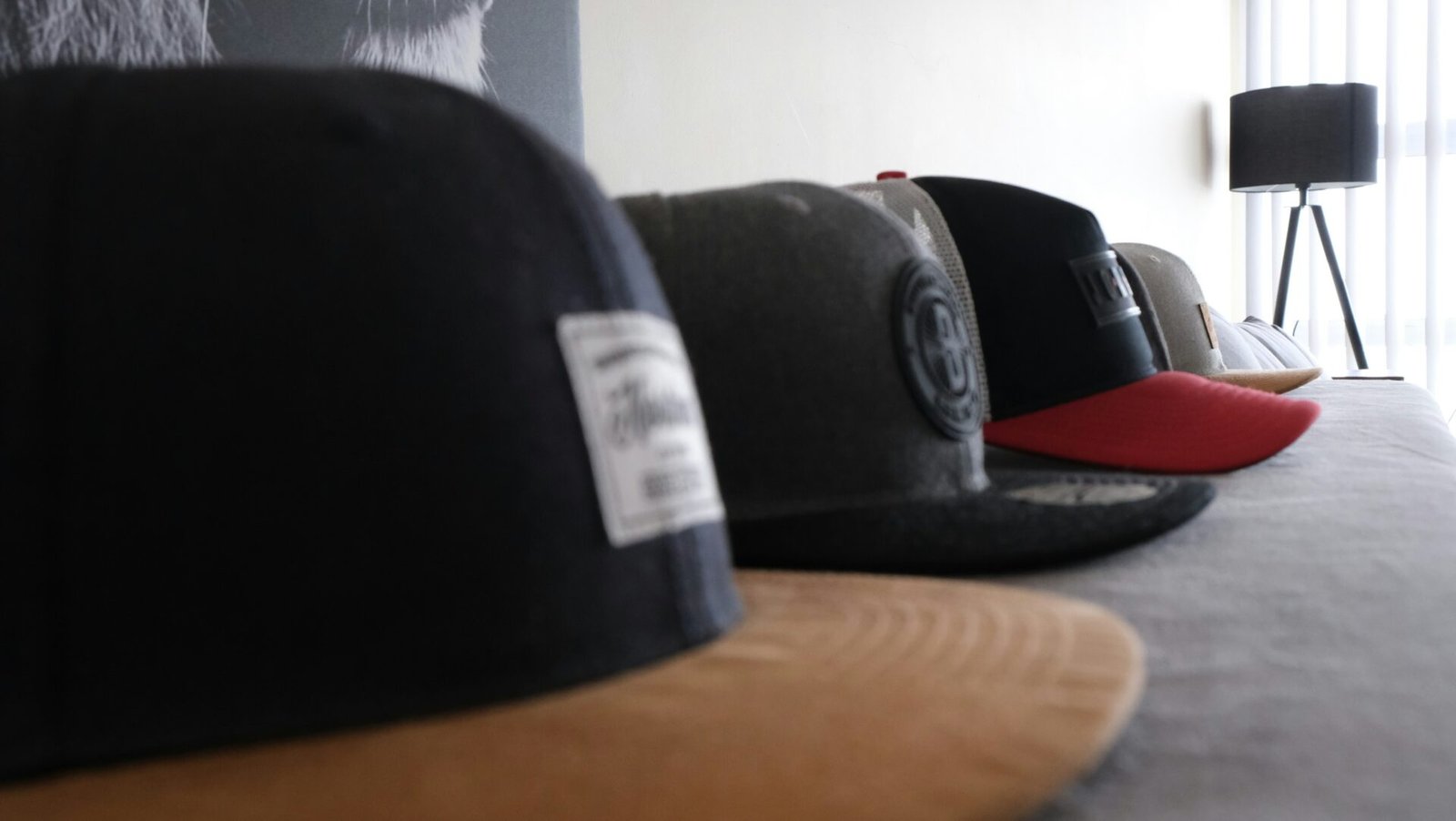 Caps