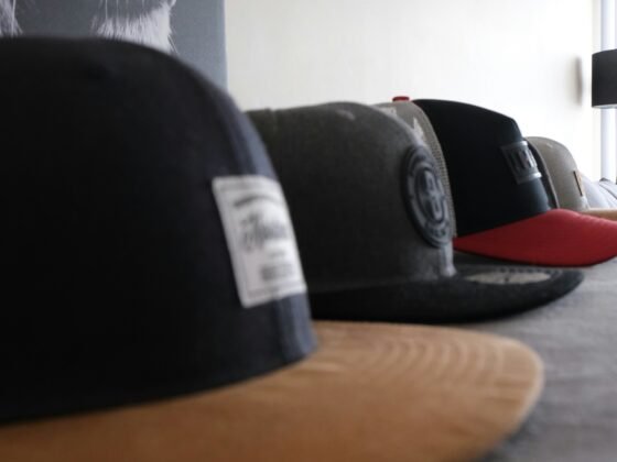 Caps