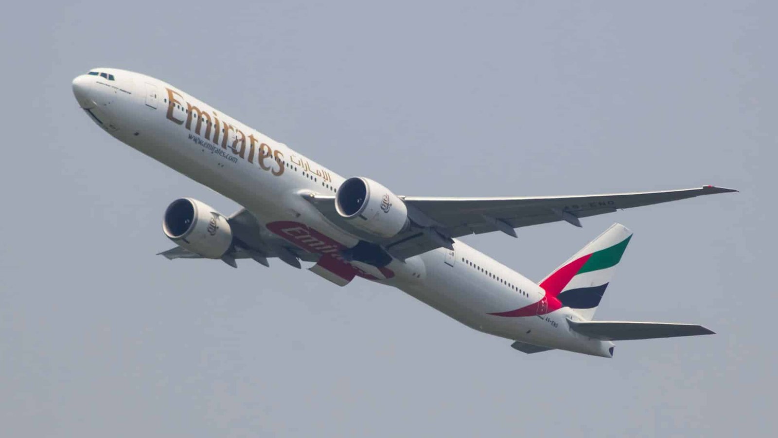 Emirates 777 to dubai