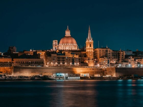valletta malta at night